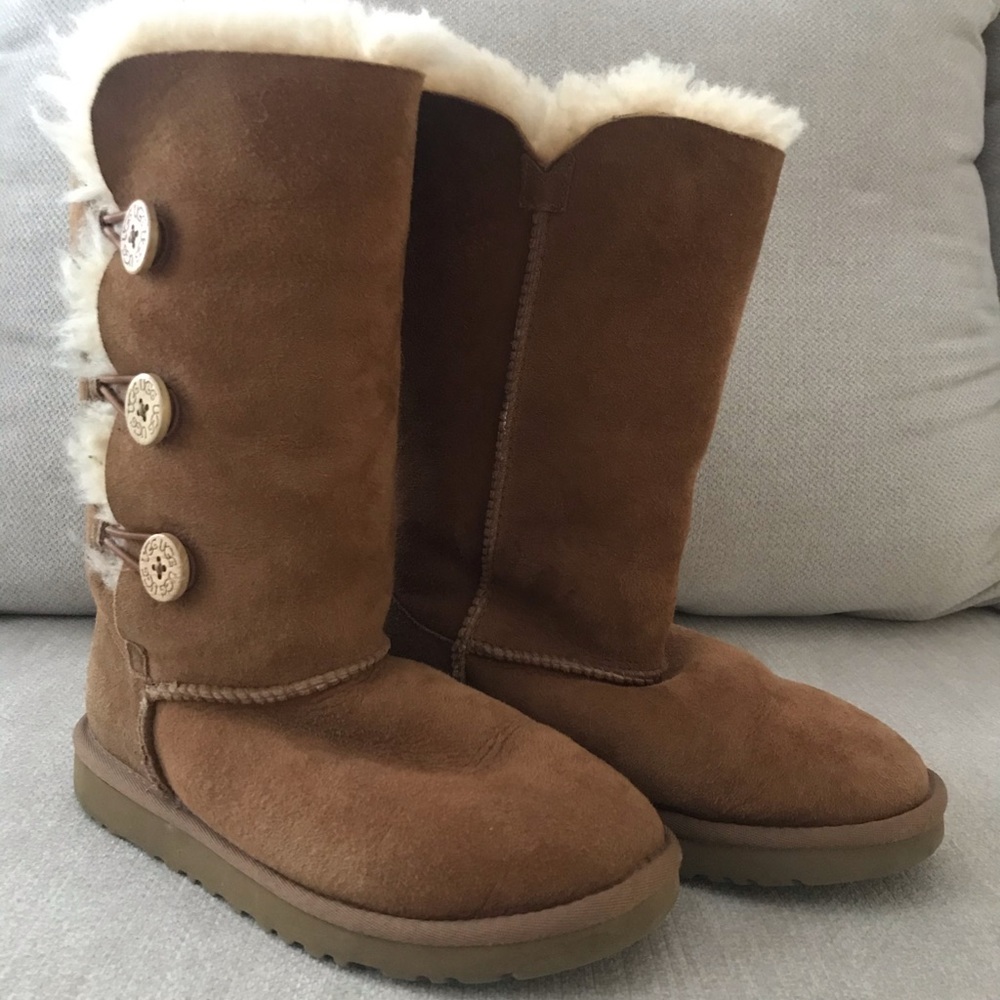 Women’s ugg boots-bailey button style